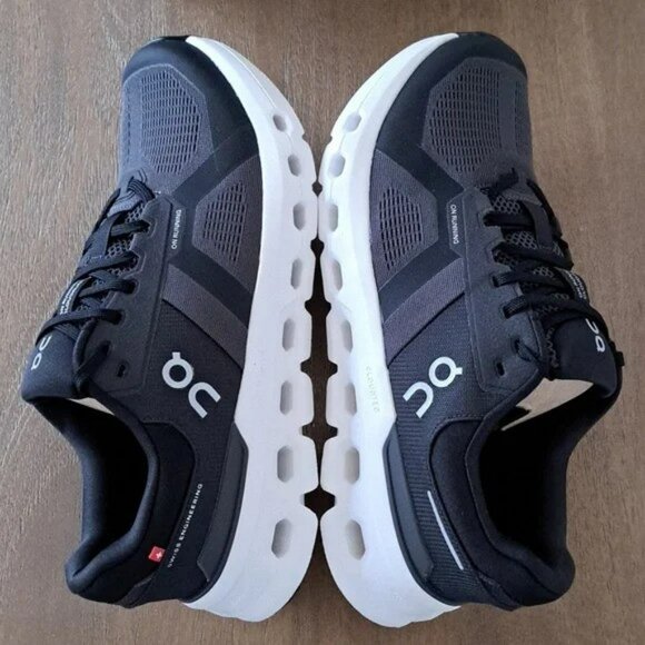 On Cloudrunner 2 - Color: Eclipse / Black - Size: 10.5 Wide - Picture 7 of 9